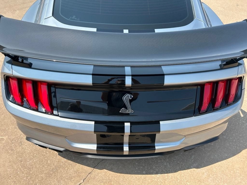 2020 Ford MUSTANG Base