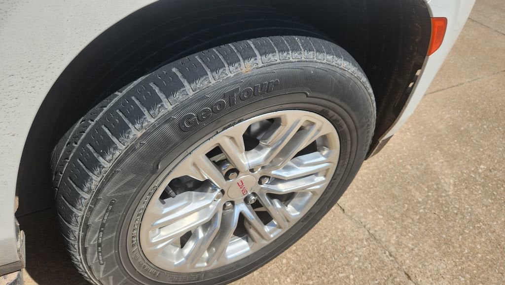 2023 GMC Yukon XL SLT