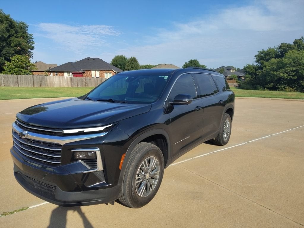 2024 Chevrolet Traverse LT