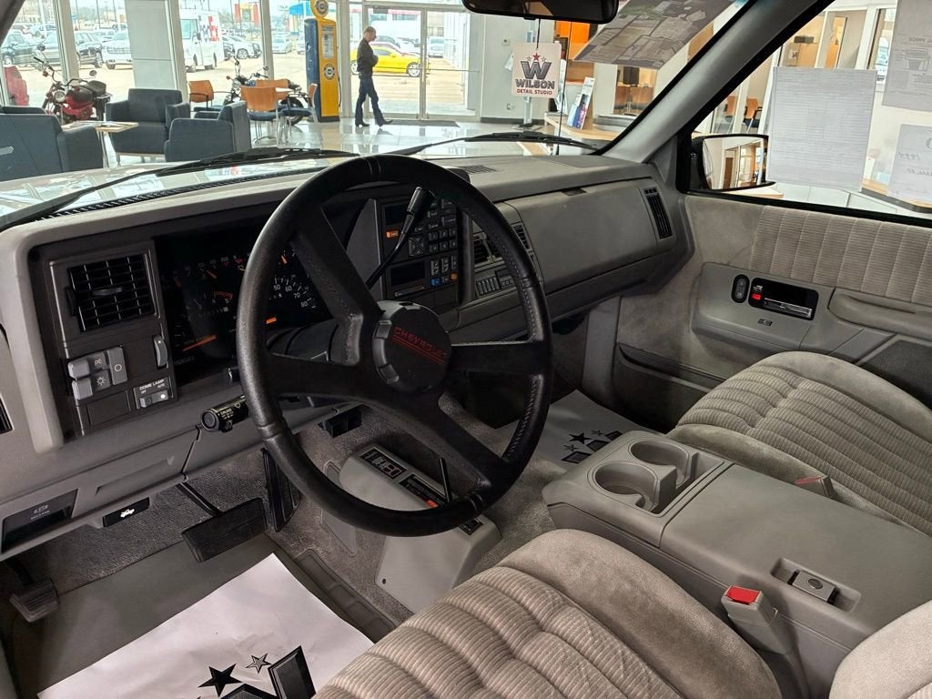 1993 Chevrolet Suburban Base
