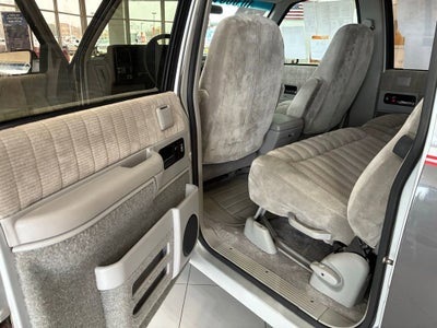 1993 Chevrolet Suburban Base