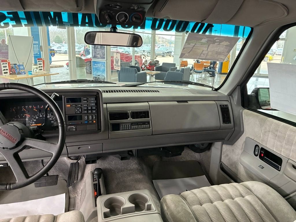1993 Chevrolet Suburban Base