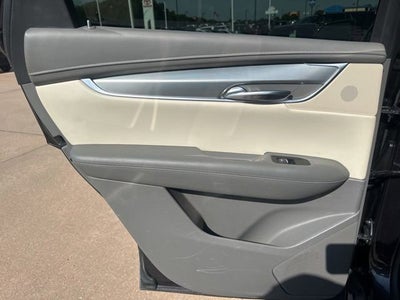 2017 Cadillac XT5 Luxury FWD