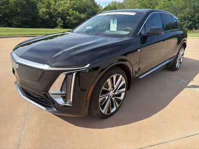 2025 Cadillac LYRIQ Luxury 3