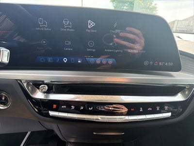 2025 Cadillac LYRIQ Luxury 3