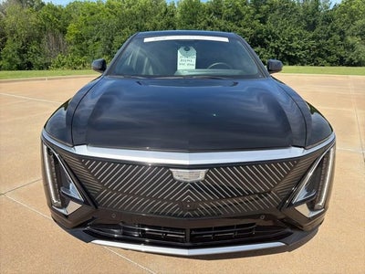 2025 Cadillac LYRIQ Luxury 3