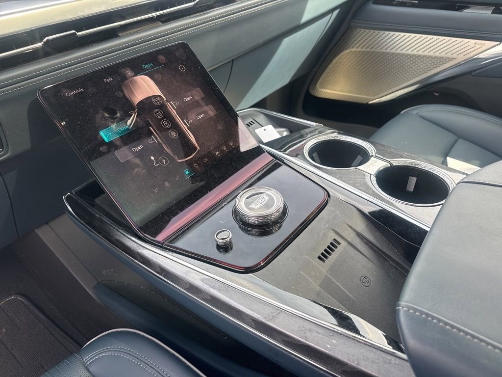 2025 Cadillac ESCALADE IQ Luxury 2