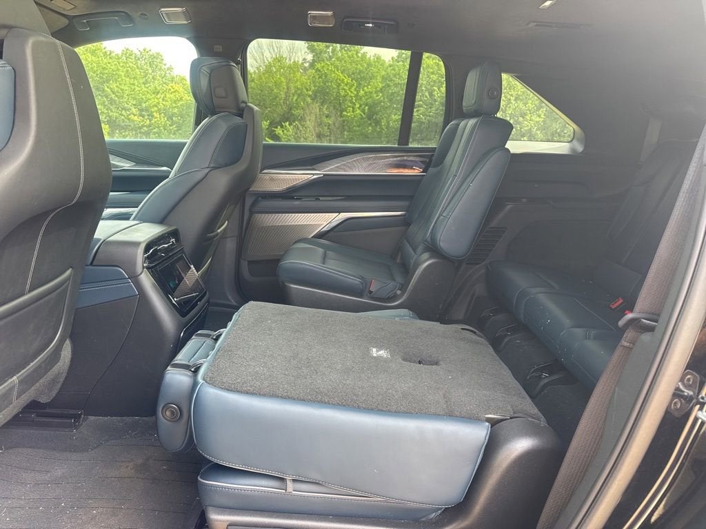2025 Cadillac ESCALADE IQ Luxury 2