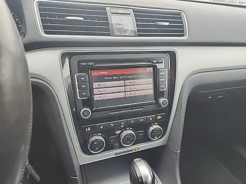 2012 Volkswagen Passat SE