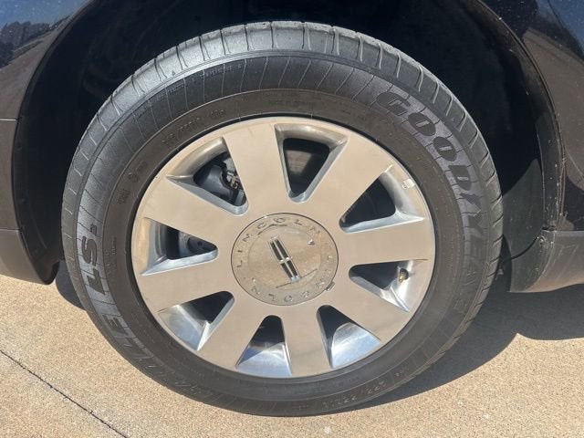 2019 Lincoln MKT Base