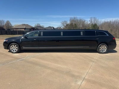 2019 Lincoln MKT Base