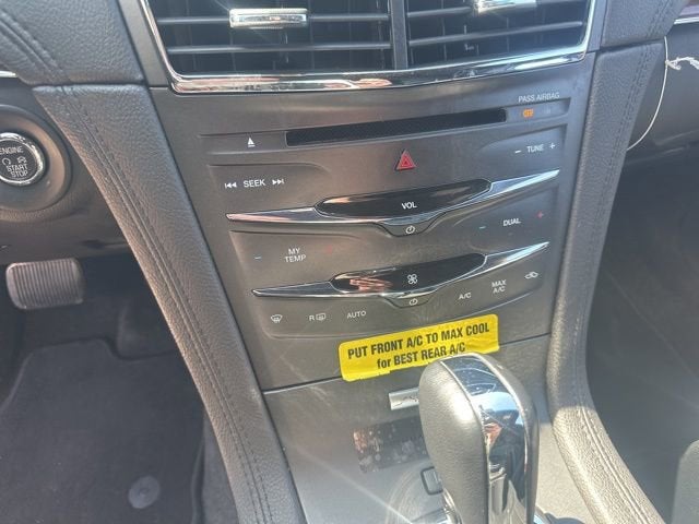 2019 Lincoln MKT Base