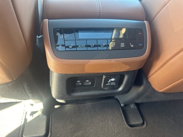 2022 Nissan Pathfinder Platinum