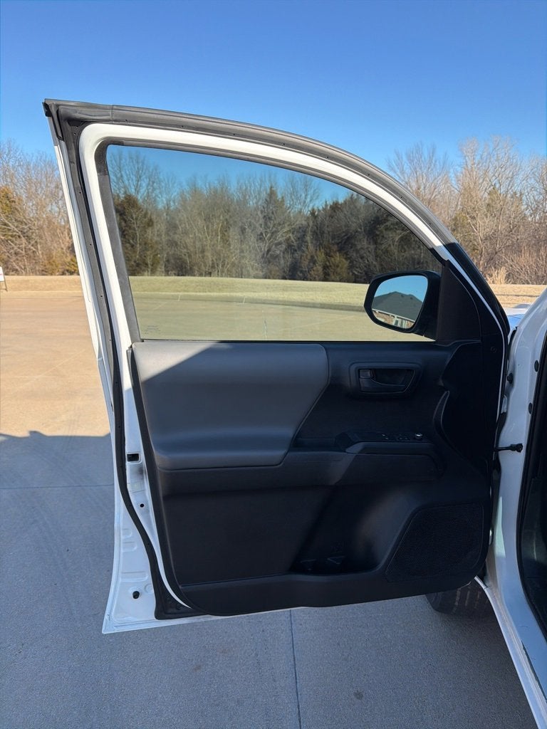 2016 Toyota Tacoma SR