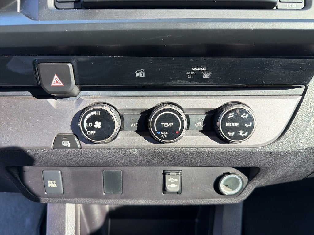 2016 Toyota Tacoma SR