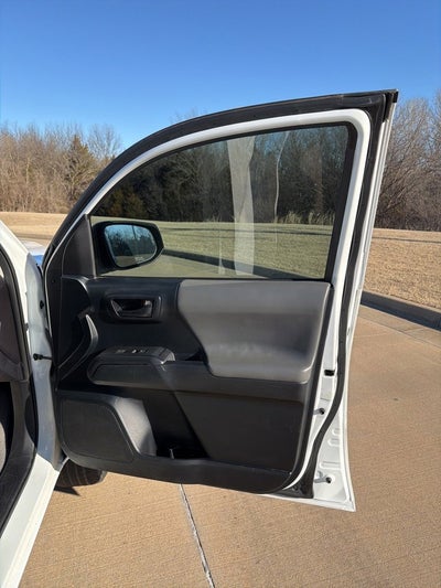 2016 Toyota Tacoma SR