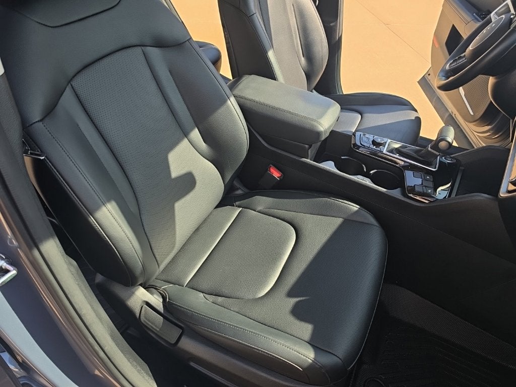 2025 Kia SPORTAGE Base