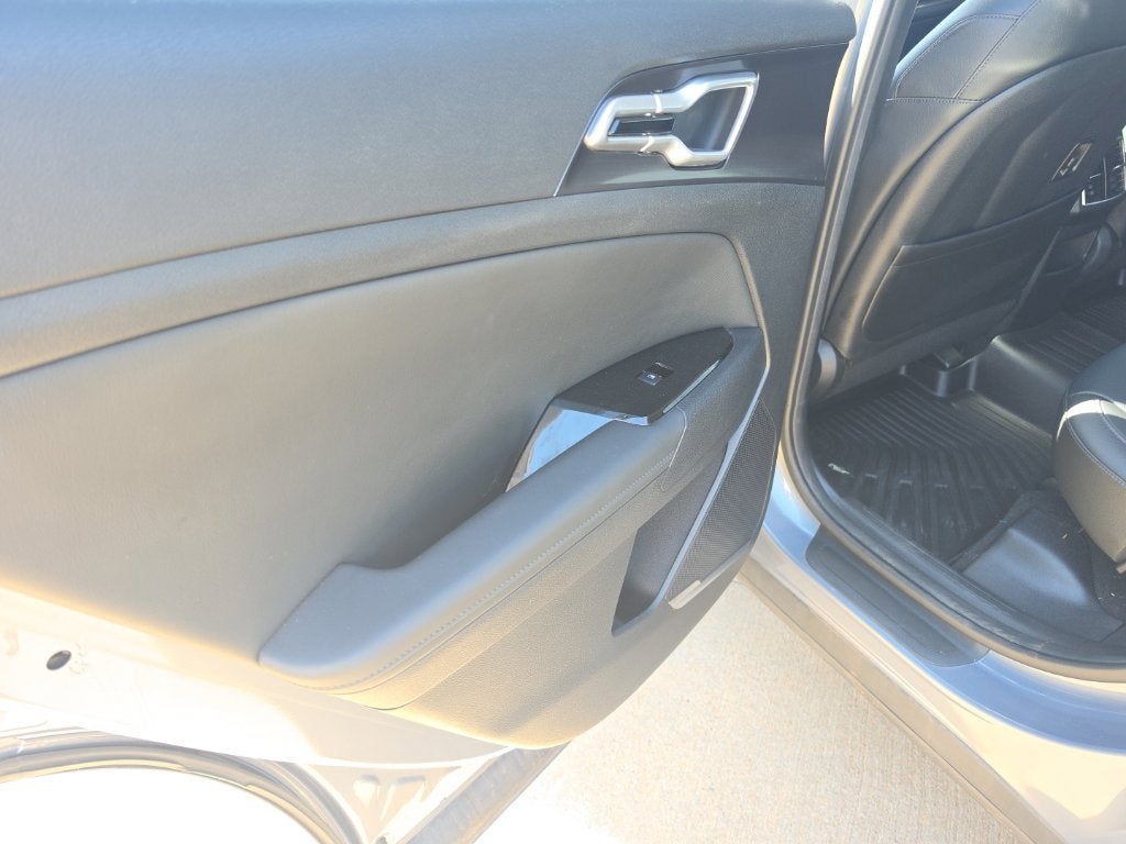 2025 Kia SPORTAGE Base