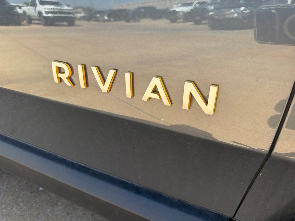 2023 RIVIAN R1S Adventure