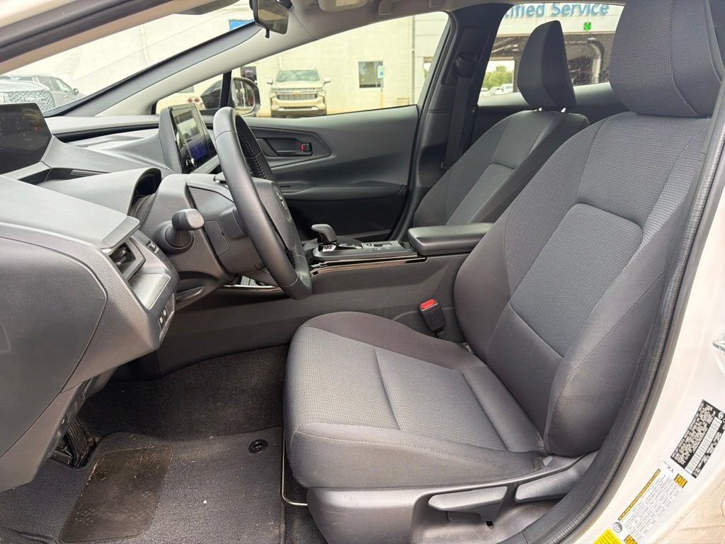 2025 Toyota Prius LE