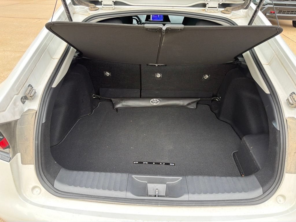 2025 Toyota Prius LE